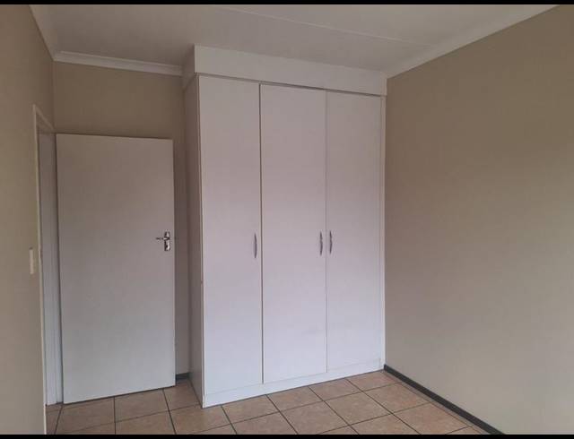 2 BEDROOM TOWNHOUSE FOR SALE IN SONNEVELD